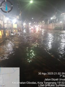 Banjir di Jalan Dipati Unus Cibodas Tangerang, Kendaraan Roda Dua Mogok