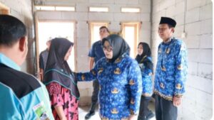 Wakil Bupati Tinjau Progres Pelaksanaan Program Bedah Rumah di Kecamatan Kemiri