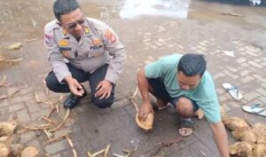 Bangun keakraban anggota Binmas sambang Pasar