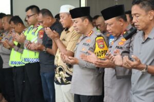 Jajaran Polres Metro Tangerang Kota lakukan Sholat Gaib doakan warga Aceh, Sumatera Utara dan Sumatera Barat yang terkena musibah
