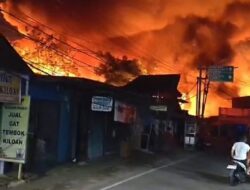 Kebakaran Landa Rumah Makan Sambal Gledek, Warga Panik