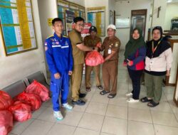Dinsos Kota Tangerang Salurkan Bantuan Permakanan dan Logistik bagi Warga Terdampak Banjir