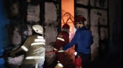 Kebakaran Hebat Ludeskan Pabrik Sepatu di Kota Tangerang