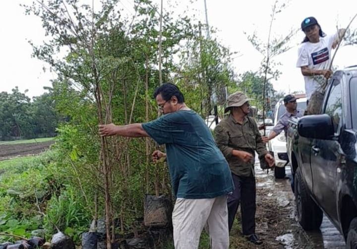 Banksasuci Foundation Tanam 3.300 Pohon di Bantaran Sungai Cisadane, Kado HUT Kota Tangerang ke-33