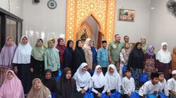 Presiden Komisaris PT.JWM H. Otong Kosasih Menberikan Langsung Bantuan Sosial Kepada Anak Yatim – Dhuafa