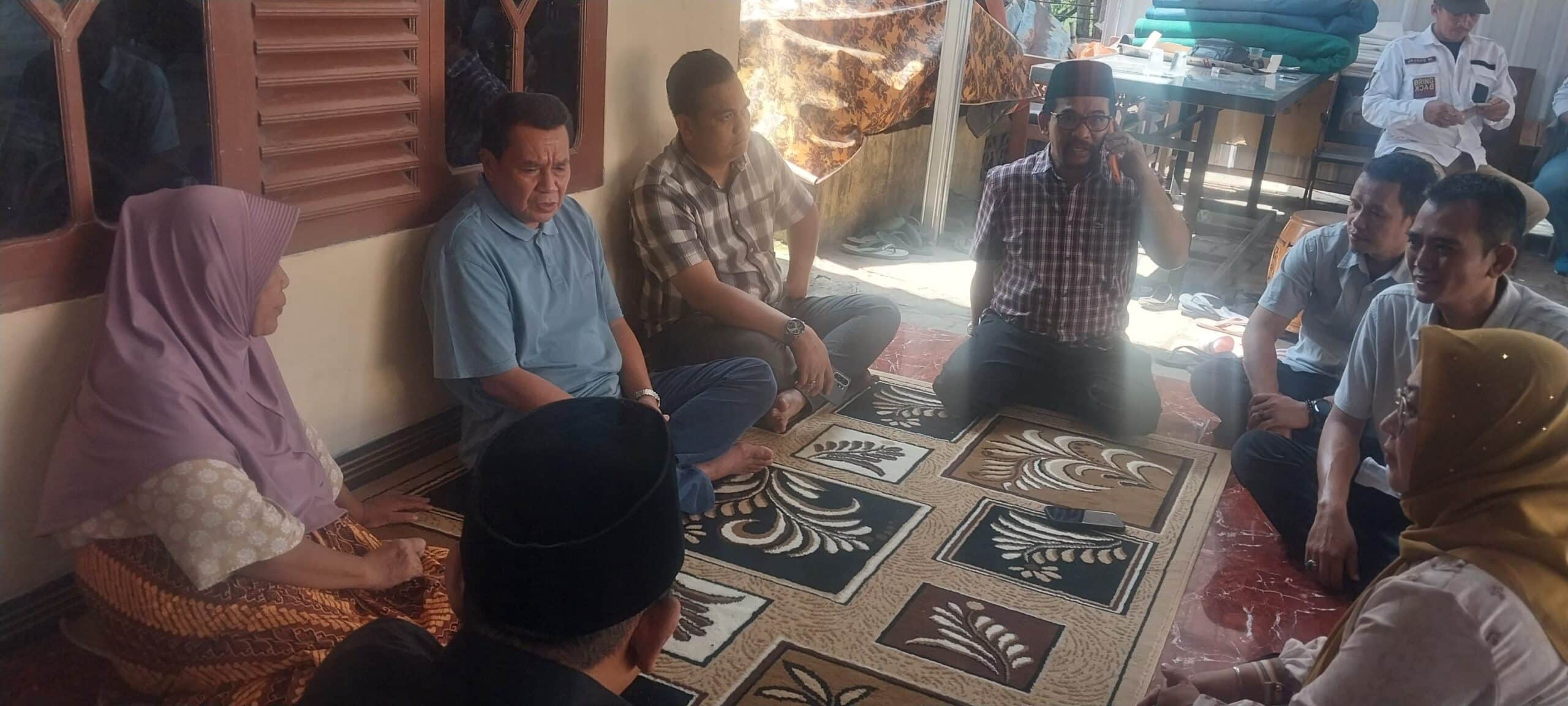 Bupati Tangerang Melayat ke Rumah Duka Almarhum Nasrulloh Ahmad Jamaludin di Kemiri